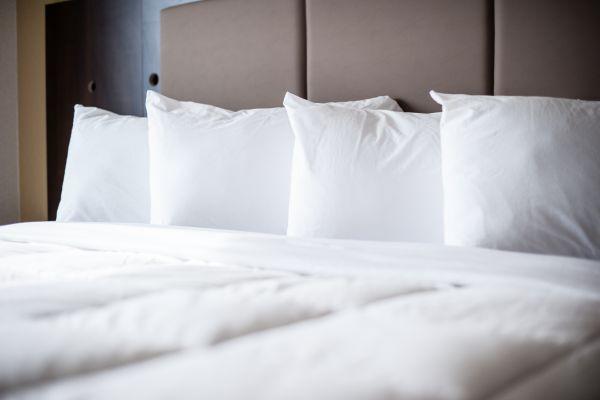 Western Star Inn & Suites Stoughton Стая снимка