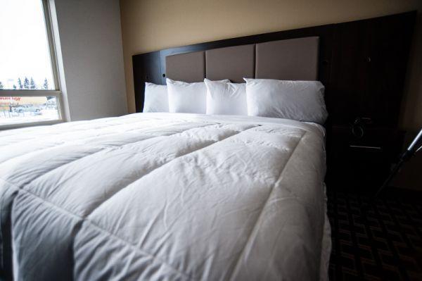 Western Star Inn & Suites Stoughton Екстериор снимка