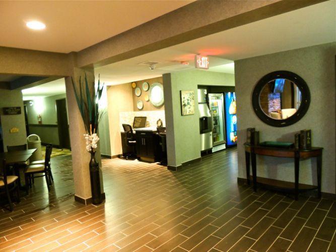 Western Star Inn & Suites Stoughton Екстериор снимка