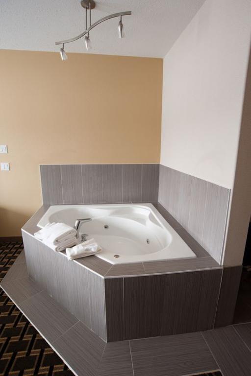 Western Star Inn & Suites Stoughton Екстериор снимка