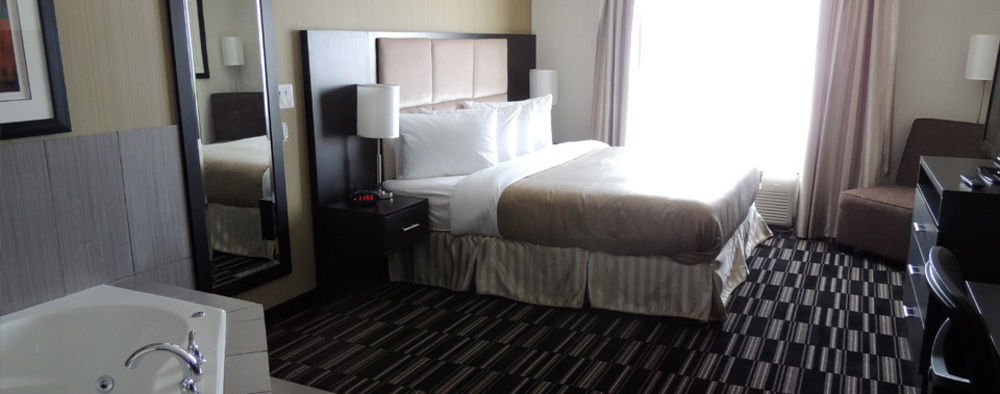 Western Star Inn & Suites Stoughton Екстериор снимка